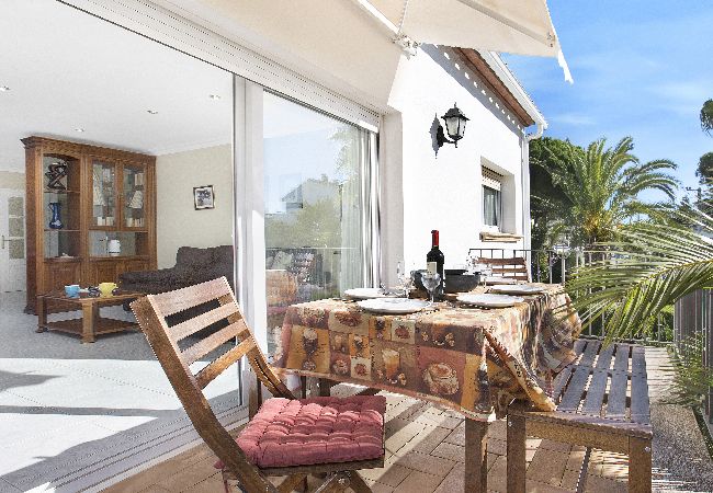 Villa/Dettached house in Calella de Palafrugell - 1ALB 01 - Apartment for 6 people  located in Calella de Palafrugell, just 350m from the beach 