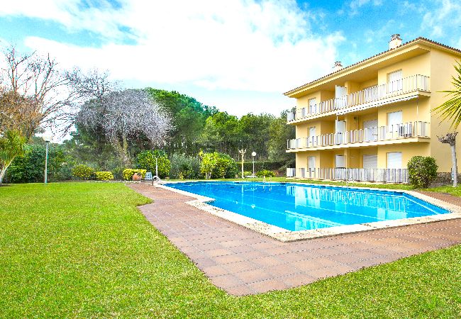  à Llafranc - 1CEN B2-Appartement simple avec jardin et piscine communautaires à seulement 800 m de la plage de Llafranc