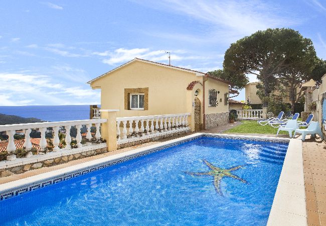villa à Lloret de Mar - 2CRISA01- Jolie maison avec piscine privée et vue mer située près de la plage