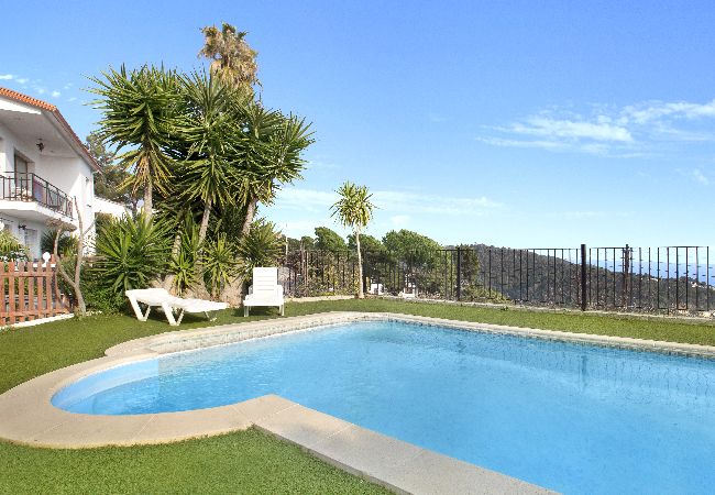 villa à Lloret de Mar - 2PAL01- Maison avec piscine privée et belle vue mer située près de la plage